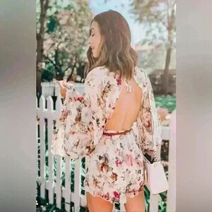 Romwe Floral Open Back Bell Sleeve Ruffle Loose Fit Jumpsuit Romper Size